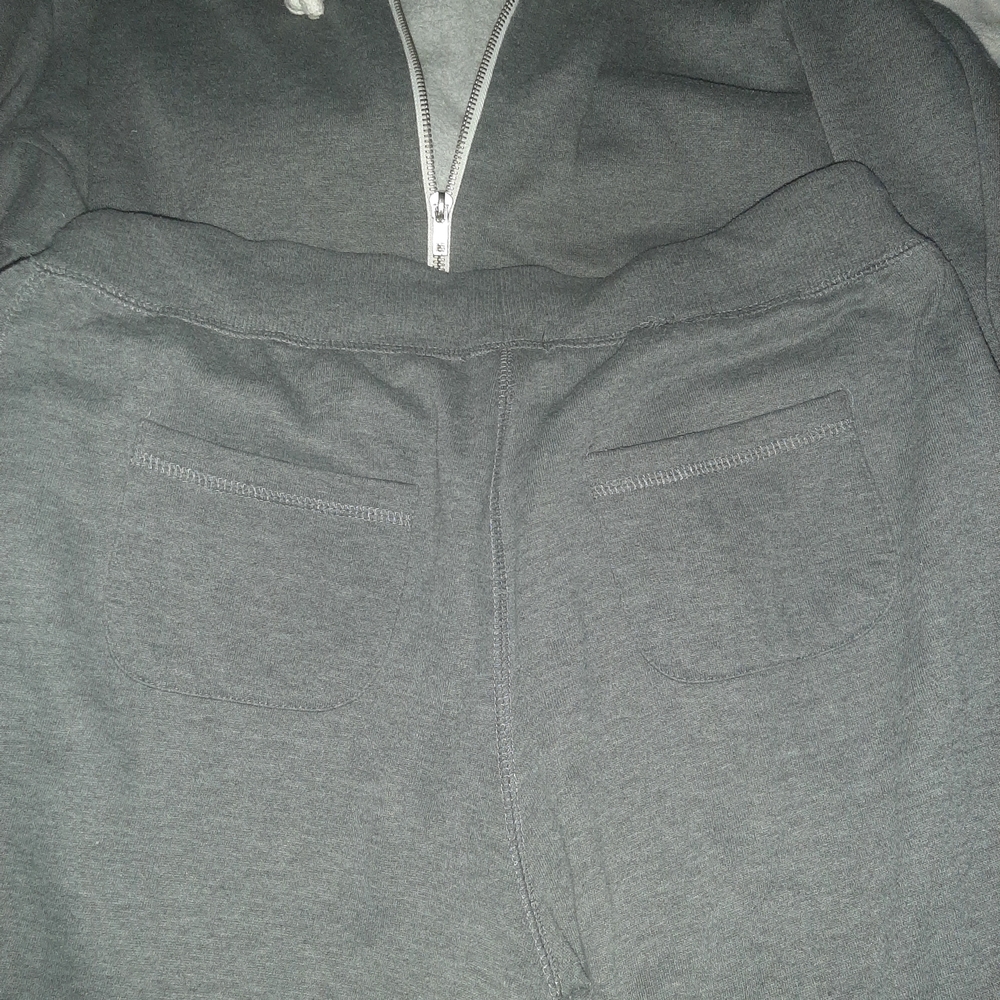 Classic Gray Zip Hoodie with Drawstring - Picture 5 of 12